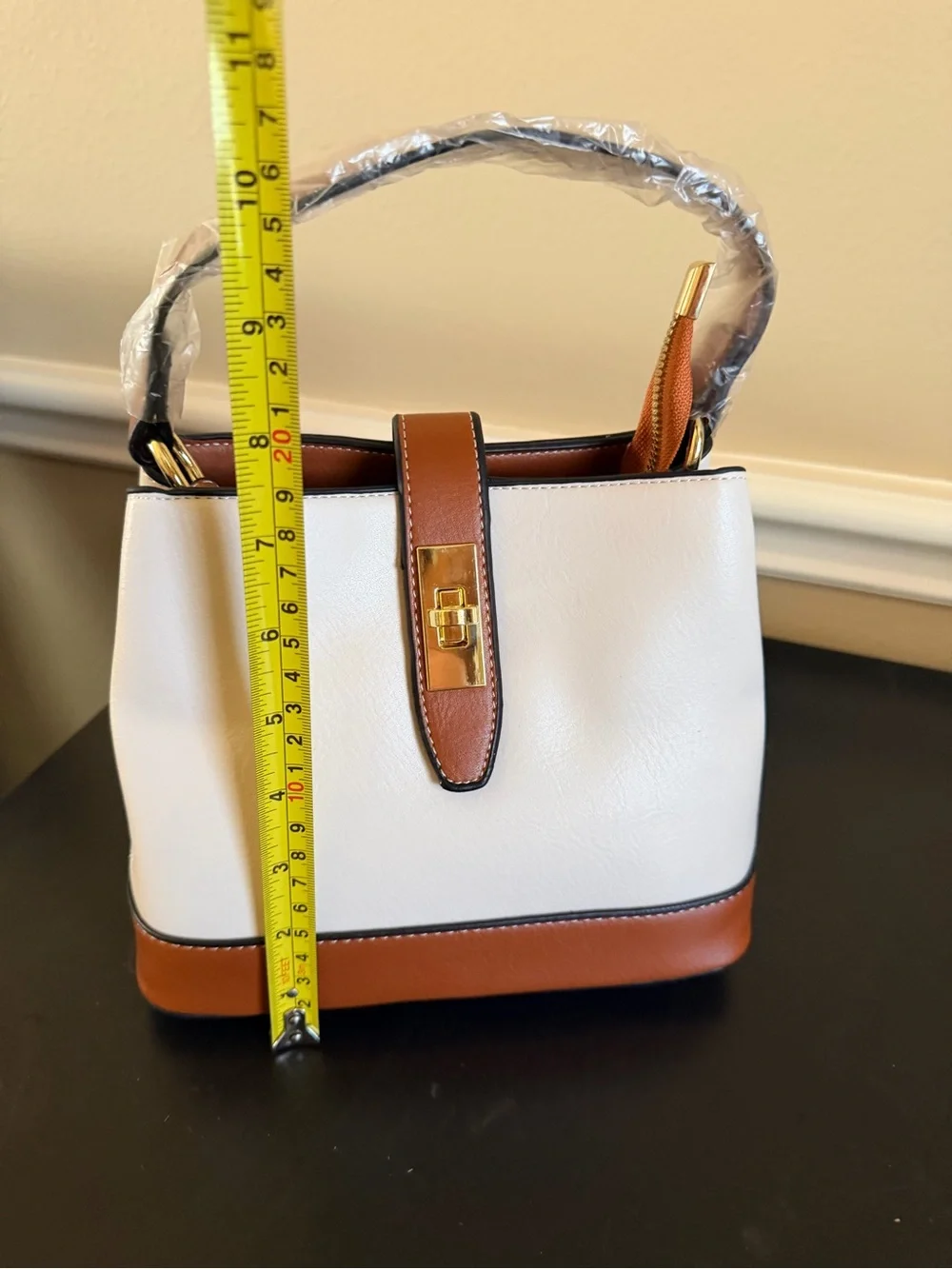 No Label stylish white